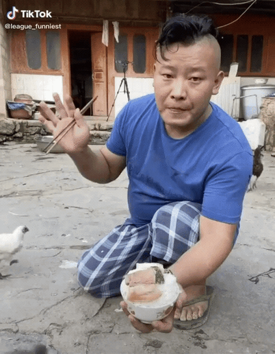 어느 시골 중국bj의 먹방 .gif | 인스티즈