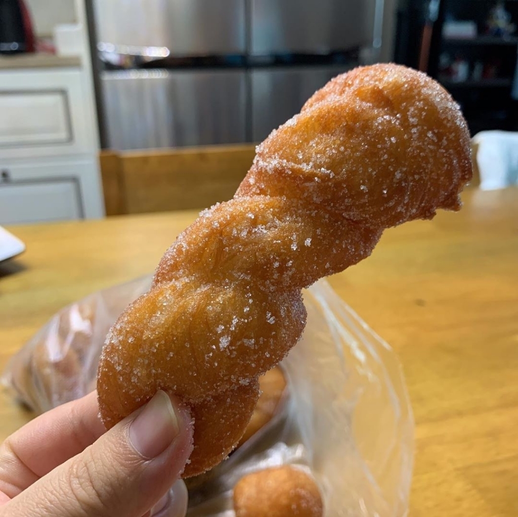 찹쌀도너츠 먹을 때 필수다 vs 그 정도는 아니다 | 인스티즈