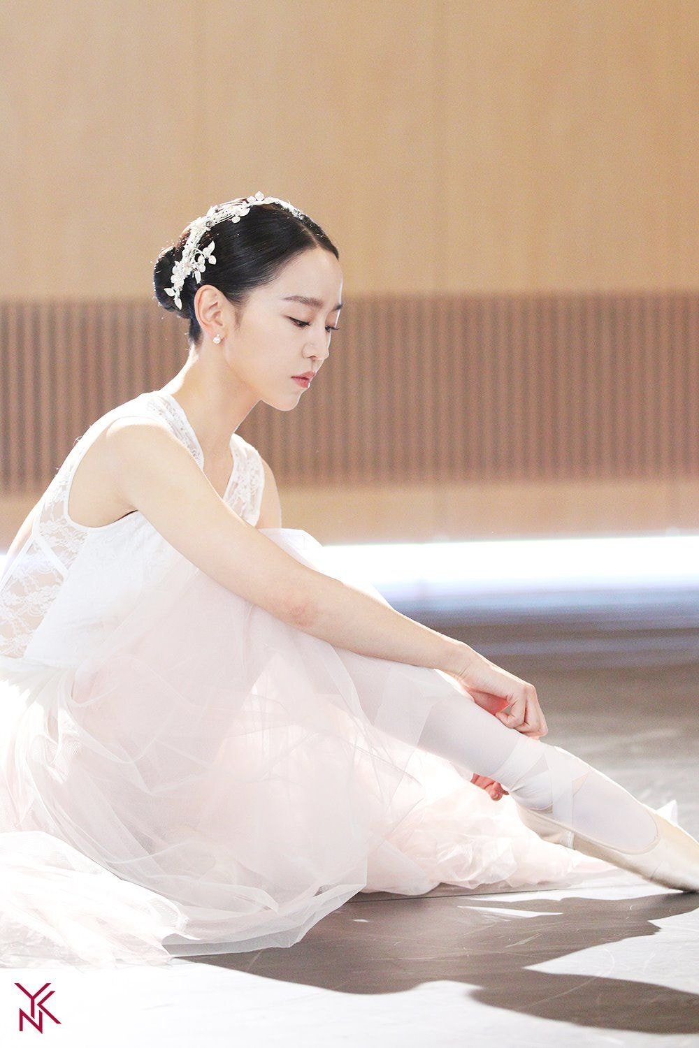 아이돌 찍덕이 입사해서 사진 찍는것 같은 신혜선 소속사 공식 사진들.jpg | 인스티즈