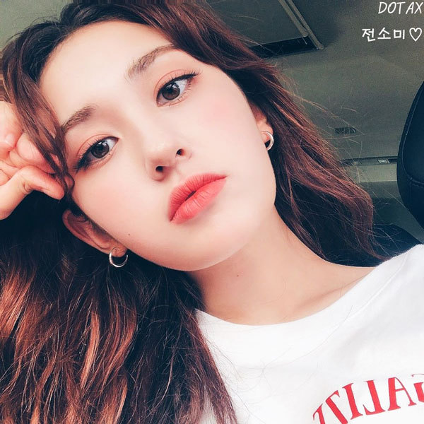 여권사진 찍는 애기.JPG | 인스티즈