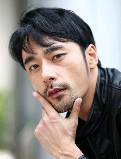 실제로 보면 장동건과 세리자와 느낌 난다는 배우 | 인스티즈