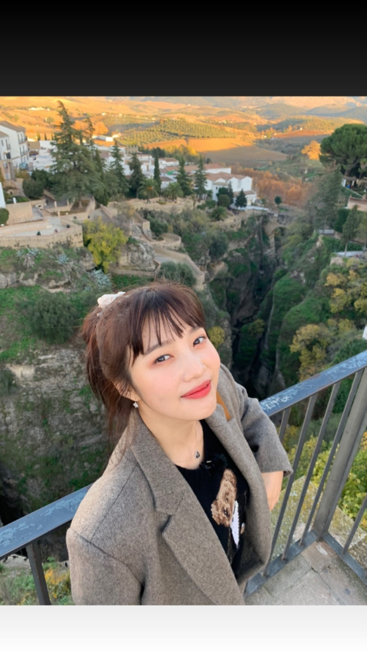 명수옹이 스페인에서 찍어준 사진 원본 올려준 조이.jpg | 인스티즈