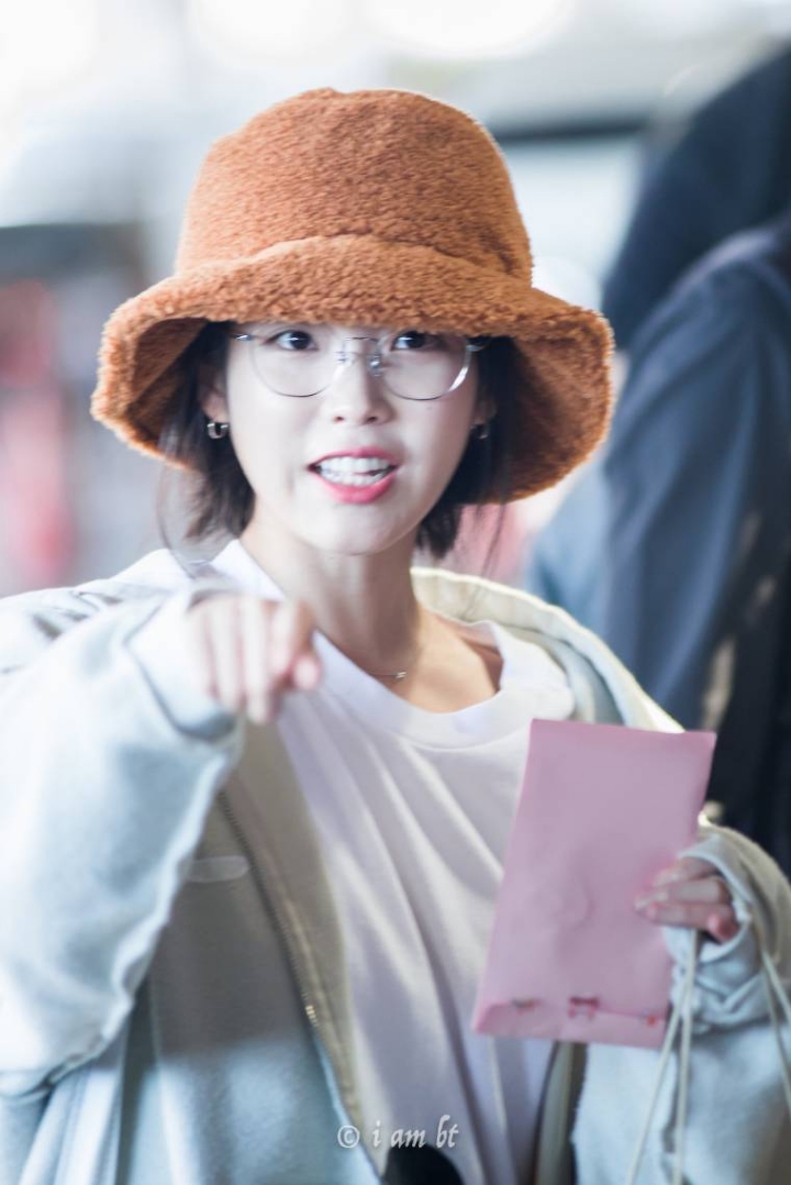 방콕에 입국하는 아이유 | 인스티즈