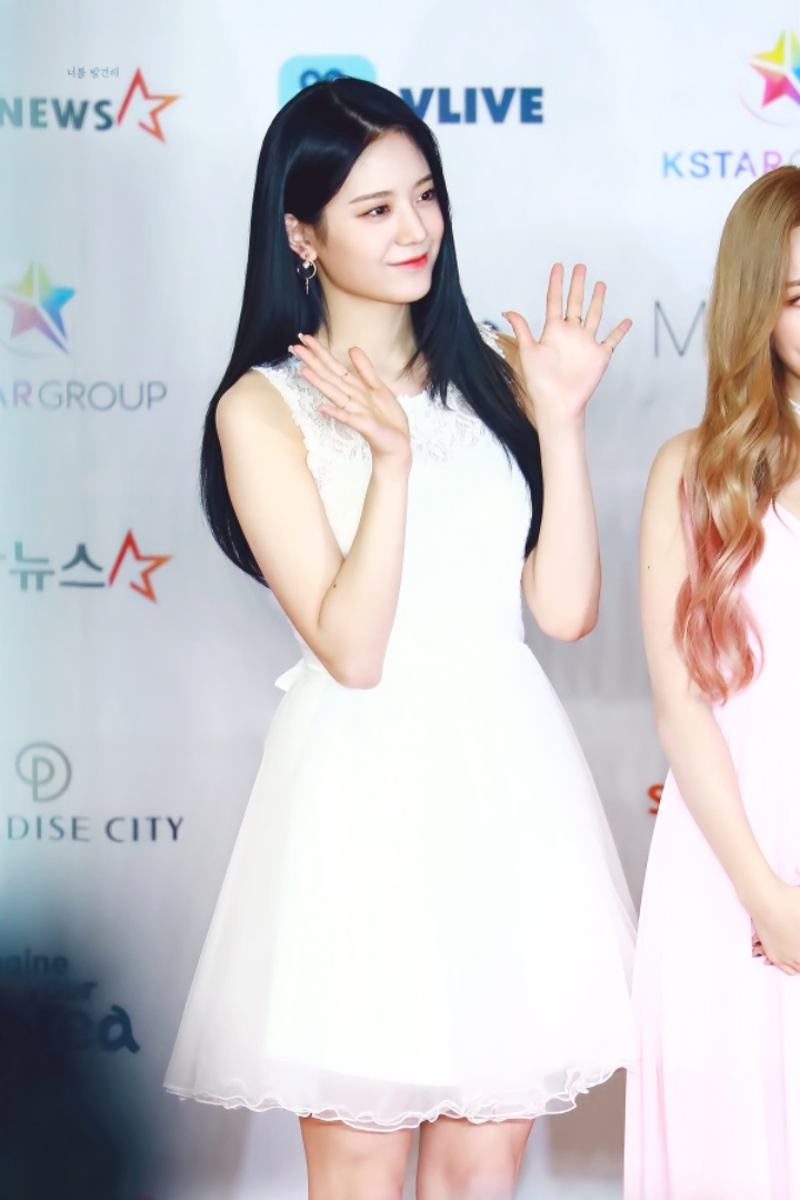 드레스 입은 프로미스나인 | 인스티즈