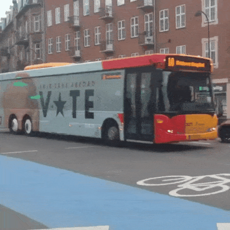 시선을 빼앗는 버스.gif | 인스티즈