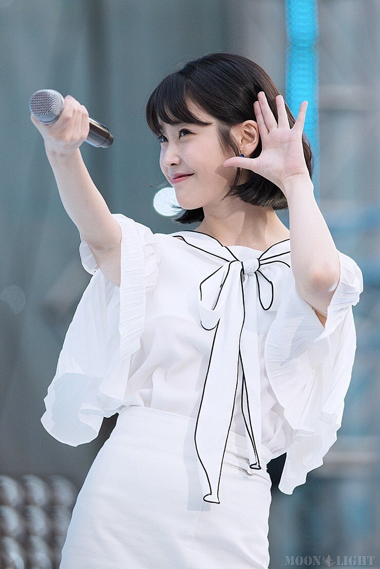 2017년 연세대 축제 아이유.jpgif | 인스티즈