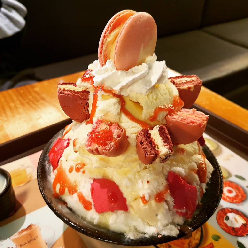 먹은 사람마다 평이 엄청 갈리는 설빙 딸기마카롱빙수......jpg | 인스티즈