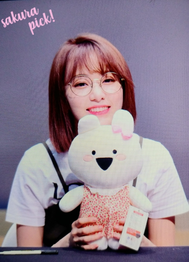 오늘자 팬싸인회 아이즈원 사쿠라 | 인스티즈