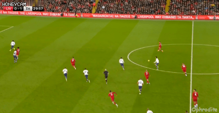 21살의 나이에 모든걸 다 갖췄다고 평가받는 월드 클래스 풀백 | 인스티즈