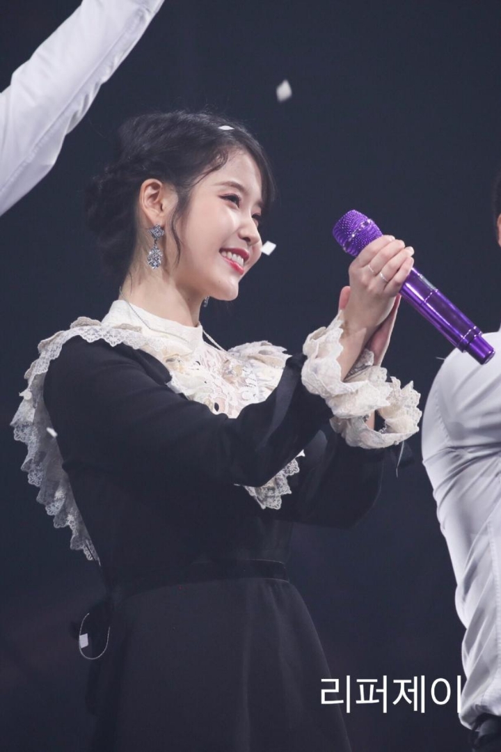 오늘자 제주콘 아이유 ..jpg | 인스티즈