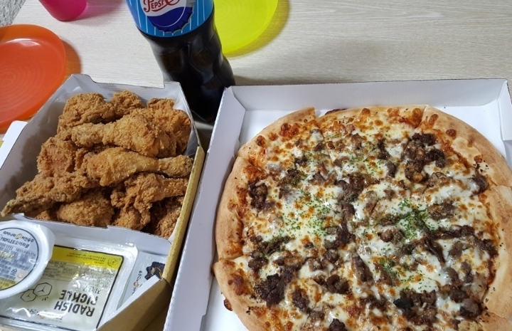 1시간안에 다 먹으면 100만원.jpg | 인스티즈