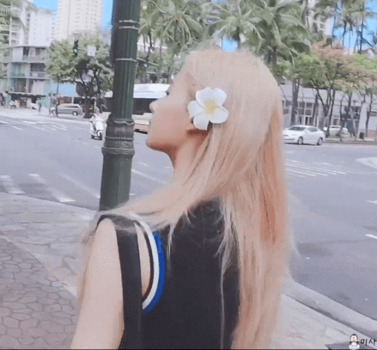 돌아보는 사나.gif | 인스티즈