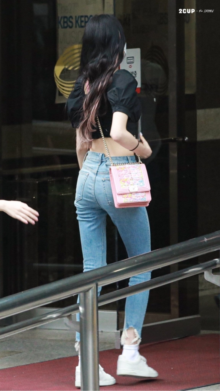 런닝맨 나와서 반응 좋은 것 같은 아이즈원 장원영.jpgif | 인스티즈