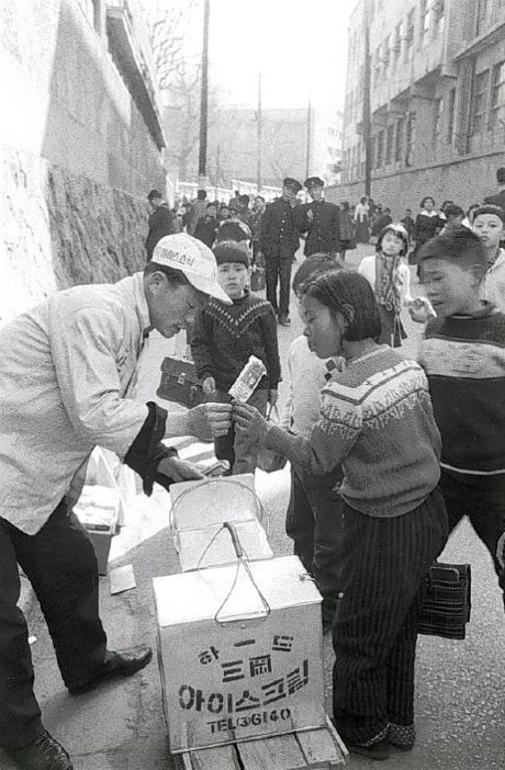 그시절 특유의 분위기가 느껴지는 사진들....jpg | 인스티즈