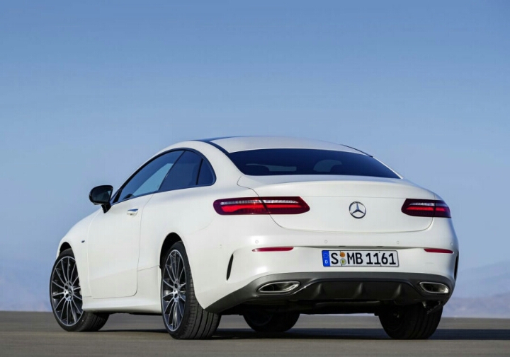 검소함 그 자체인 트와이스 지효의 개인차량.jpg | 인스티즈