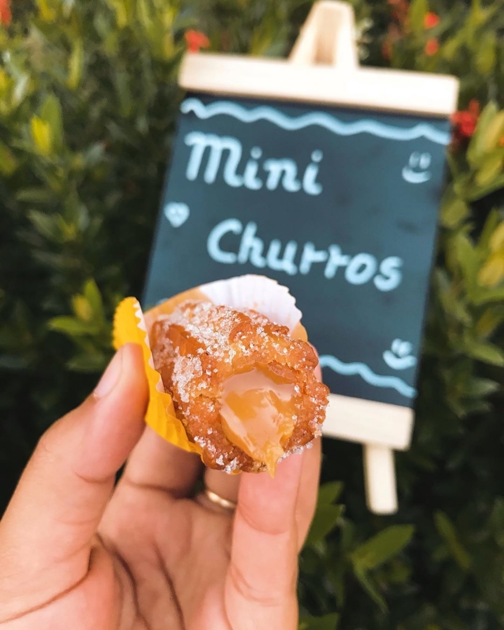 크림이 넘쳐흐르는 츄러스.........jpg | 인스티즈