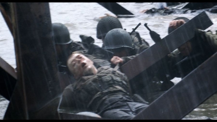 너무 리얼하게 만들어서 관객들의 트라우마를 건드린 영화 | 인스티즈