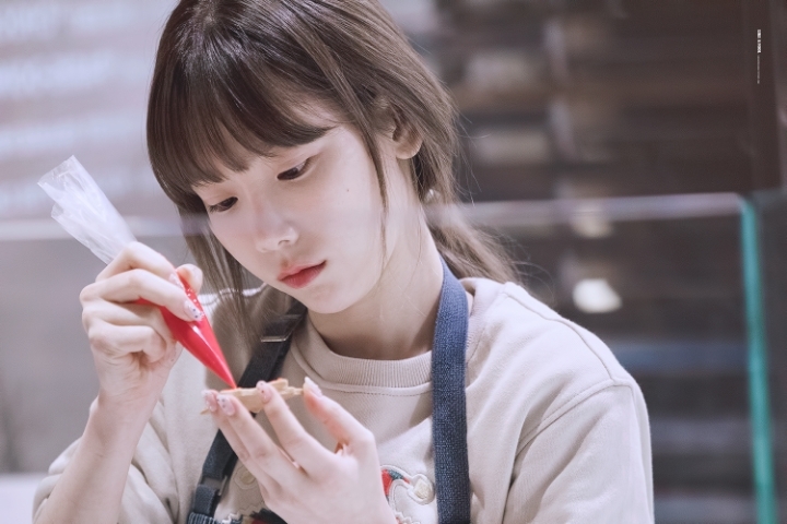 이런 카페알바생이 무료로 사이즈업을 해준다면? | 인스티즈