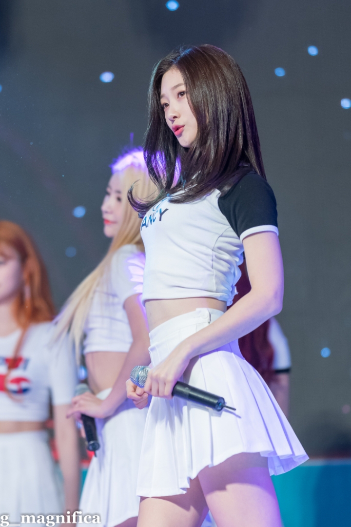 아침을 여는 정채연 | 인스티즈