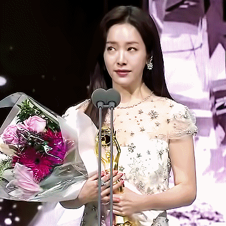2018 청룡영화제 여우주연상 한지민.gif | 인스티즈