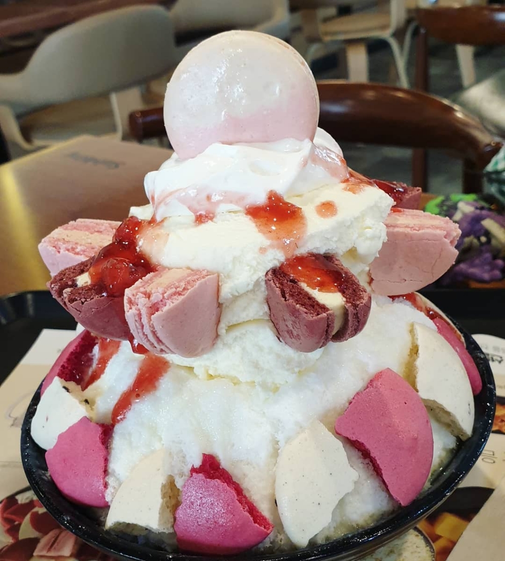 먹은 사람마다 평이 엄청 갈리는 설빙 딸기마카롱빙수......jpg | 인스티즈