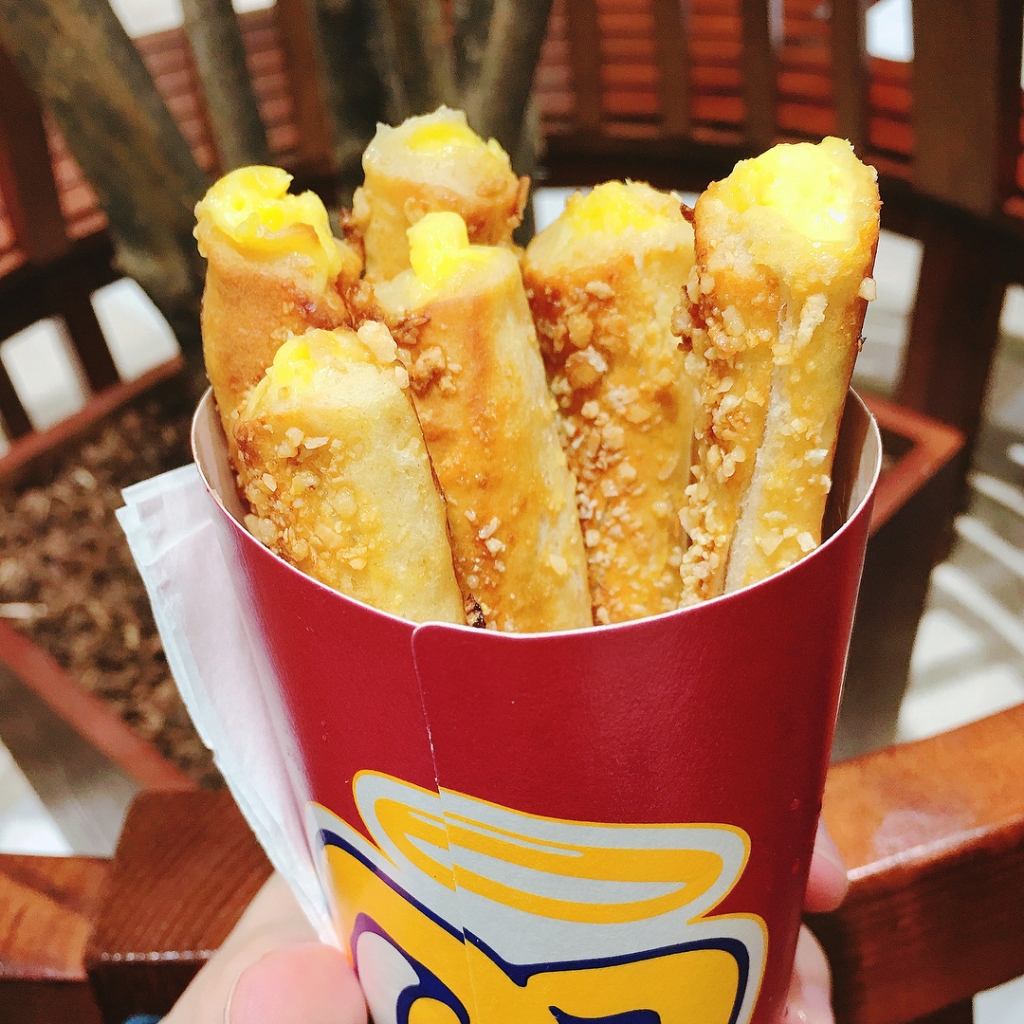 시즌한정메뉴라는 아몬드고구마크림치즈스틱......jpg | 인스티즈