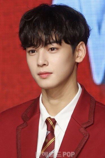 뿔테안경 쓰면 찐따처럼 보이는 이유.jpg | 인스티즈