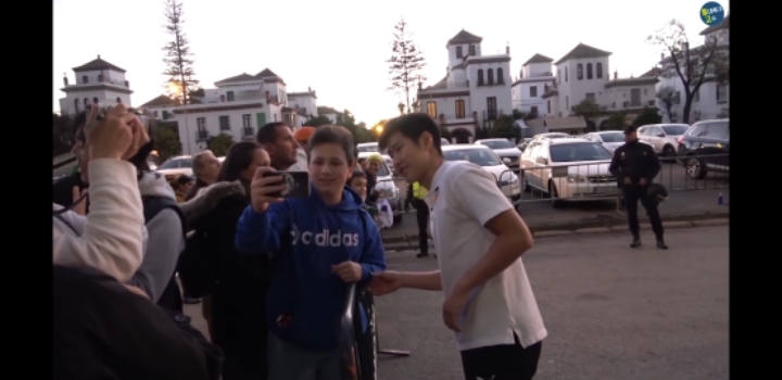 쿠보 팬서비스에 빡친 스페인 팬들 그리고 이강인 | 인스티즈