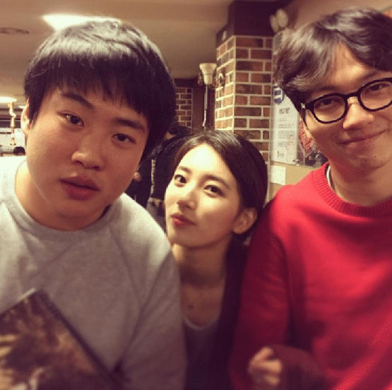 수지 못 쳐다보는 안재홍 | 인스티즈