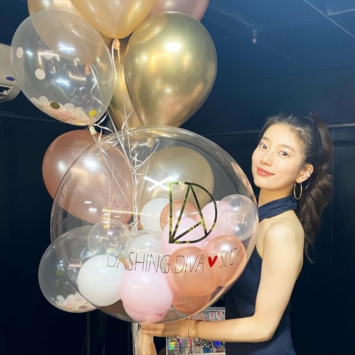 한때 홀터넥만 주구장창 입혔던 수지 코디.jpgif | 인스티즈