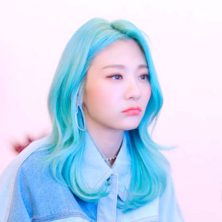 볼빨간사춘기 안지영 | 인스티즈