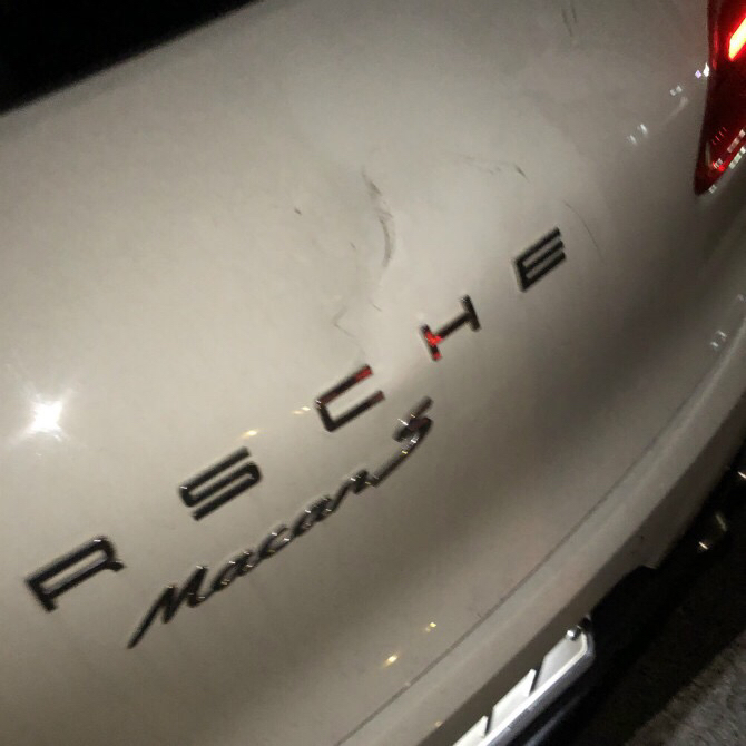 포르쉐와 전동킥보드 사고 | 인스티즈