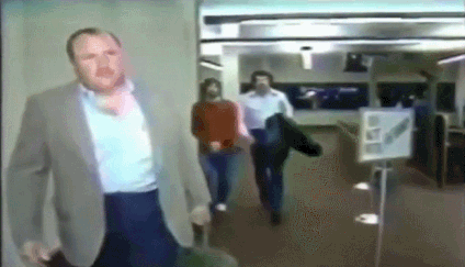 아들을 성폭행한 범인을 방송국 카메라 앞에서 저격한 아버지.jpgif | 인스티즈