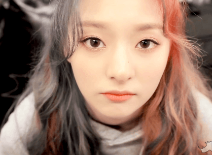 프로미스나인 이나경.gif | 인스티즈