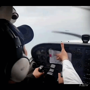 경비행기 조종 연습하는 병만이형.gif | 인스티즈