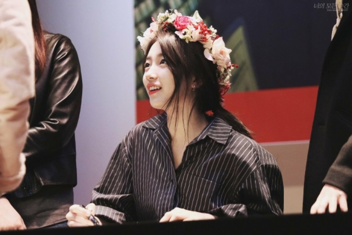 팬들 눈빛으로 조련하는 수지 | 인스티즈