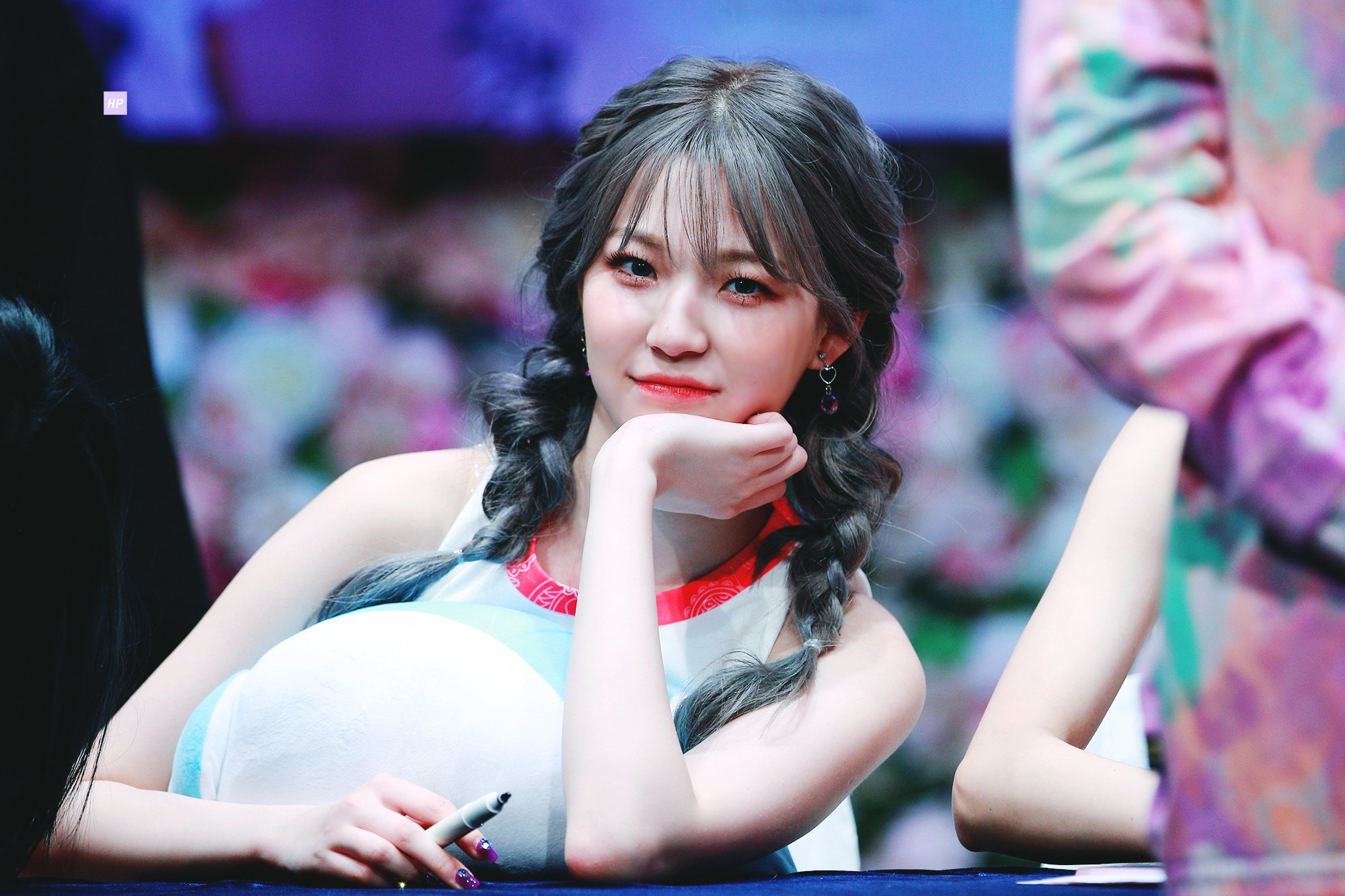 프로미스나인의 꿀깅이 막내 백지헌.jpgif | 인스티즈