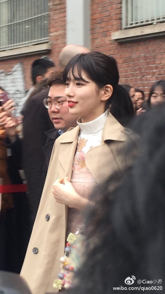 폰카로 찍은 수지 실물 | 인스티즈