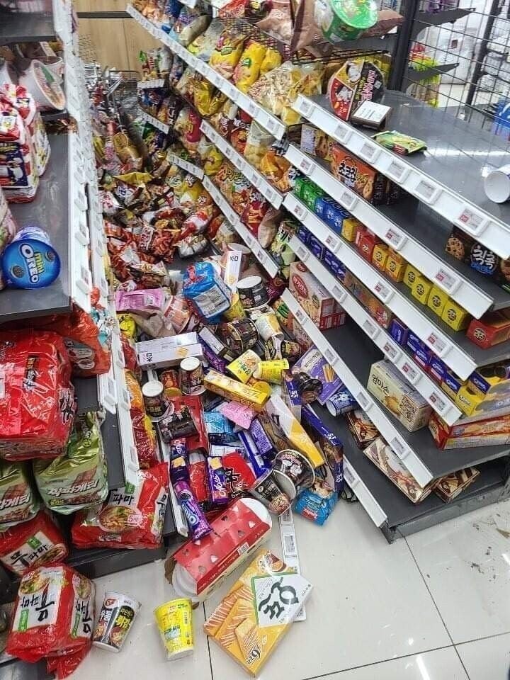 오늘도 평화로운 편의점 갤러리ㄷㄷㄷ.jpg | 인스티즈