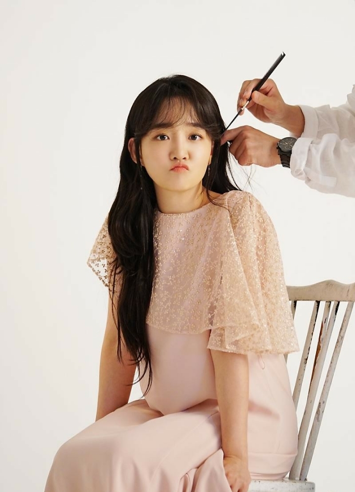 스물 열두살이라는 여가수 화보촬영 | 인스티즈