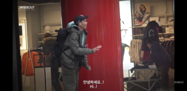 한국에서 동남아인이 우산 좀 씌워달라고 하면? | 인스티즈