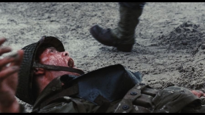 너무 리얼하게 만들어서 관객들의 트라우마를 건드린 영화 | 인스티즈