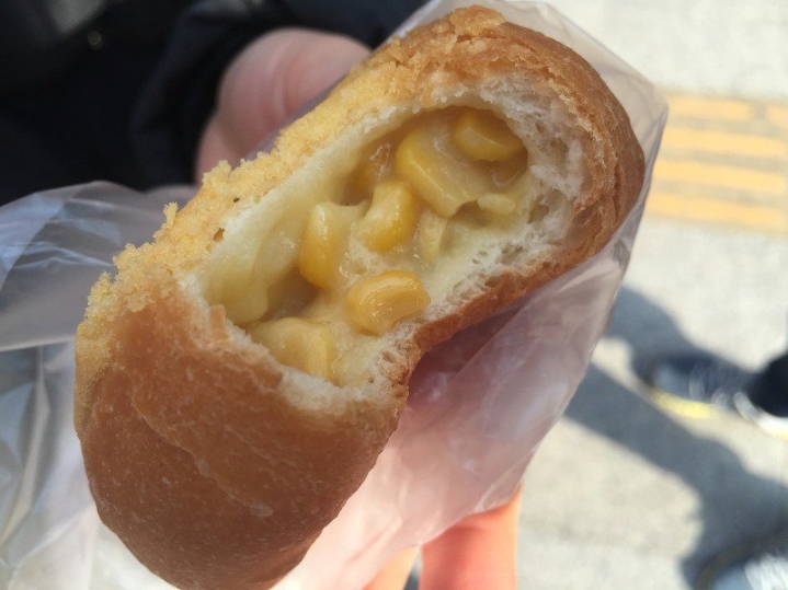 마약빵 이라는 소리까지 듣는 통옥수수빵..jpg | 인스티즈