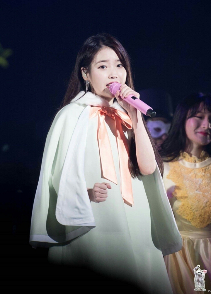 아이유 | 인스티즈