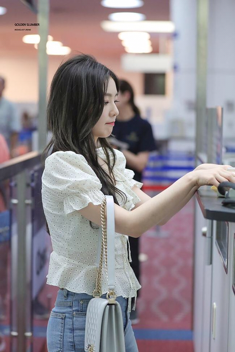 입국심사 기다리는 아이린 | 인스티즈