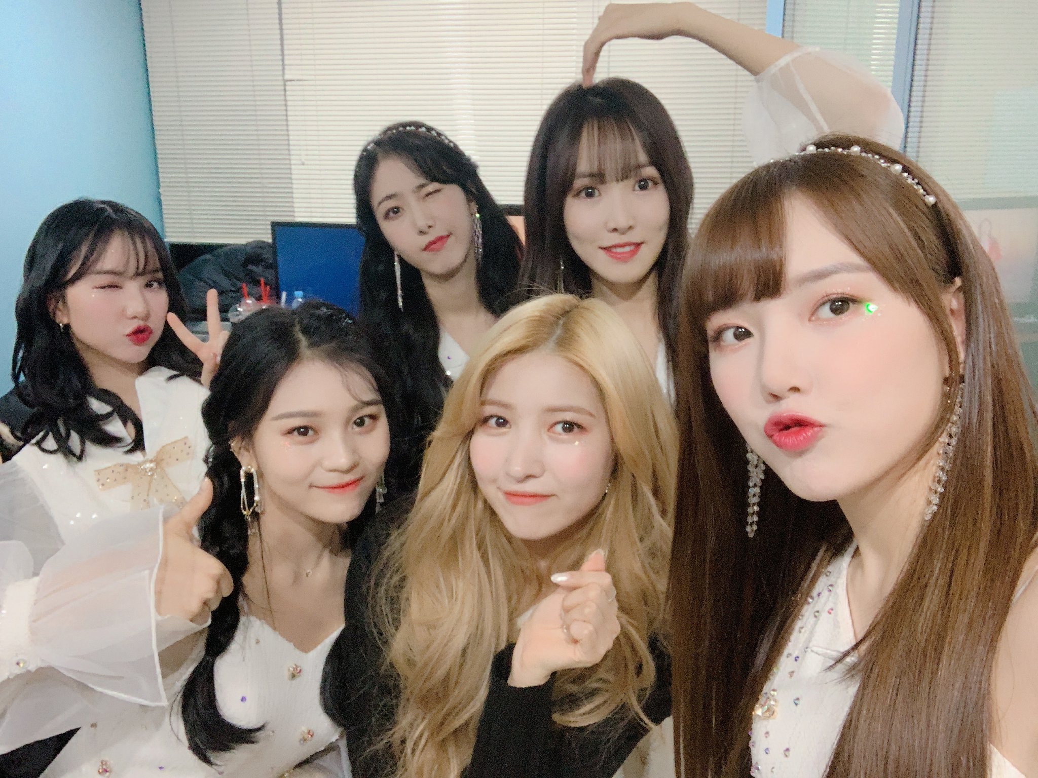 2019년 첫 여자친구 | 인스티즈