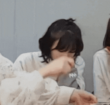 브이앱에서 악플을 보는 여자연예인들 | 인스티즈