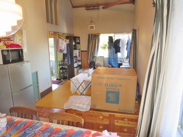 기둥 하나로 공중에 떠있는 집 | 인스티즈