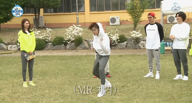[나혼자산다] 유노윤호 열정댄스를 본 여성회원들 반응.gif | 인스티즈