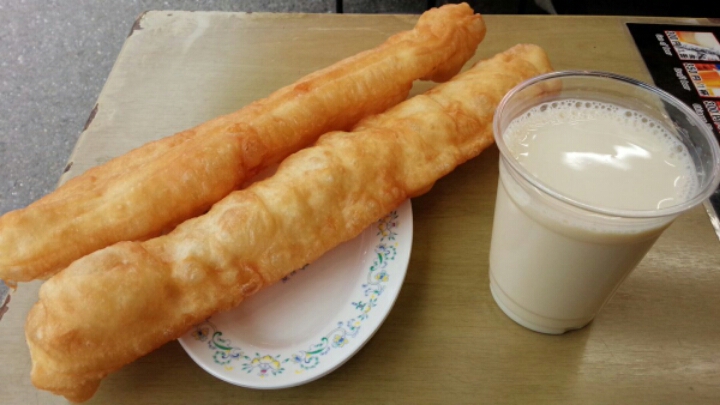 리얼 중국인 아침식사 요우티아오&amp;또우장.jpg | 인스티즈